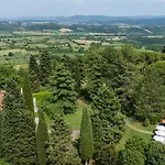La Casetta 12, Emma Βίλα